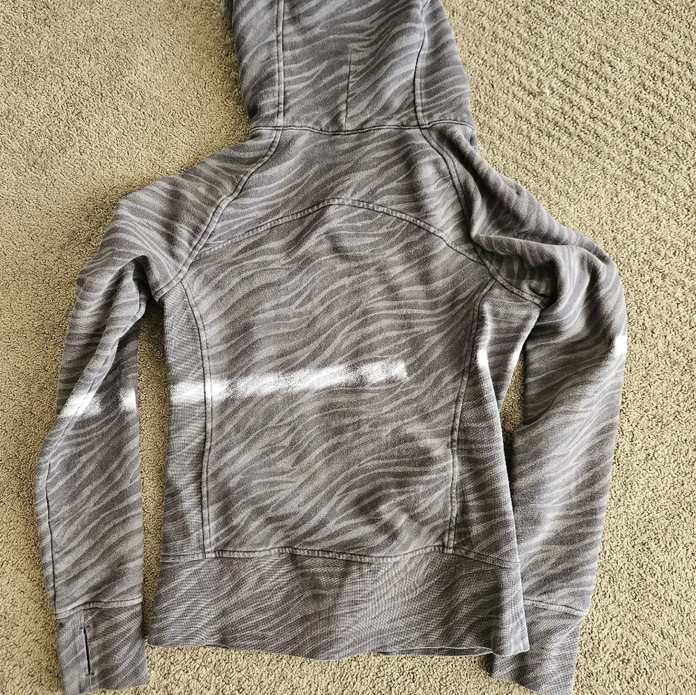 Lululemon Zebra Scuba Hoodie - Picture 4 of 5